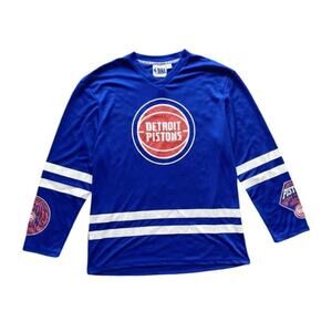 Detroit Pistons Shirt Mens Medium Baseball Style Tee NBA Basketball Fanatics SzS